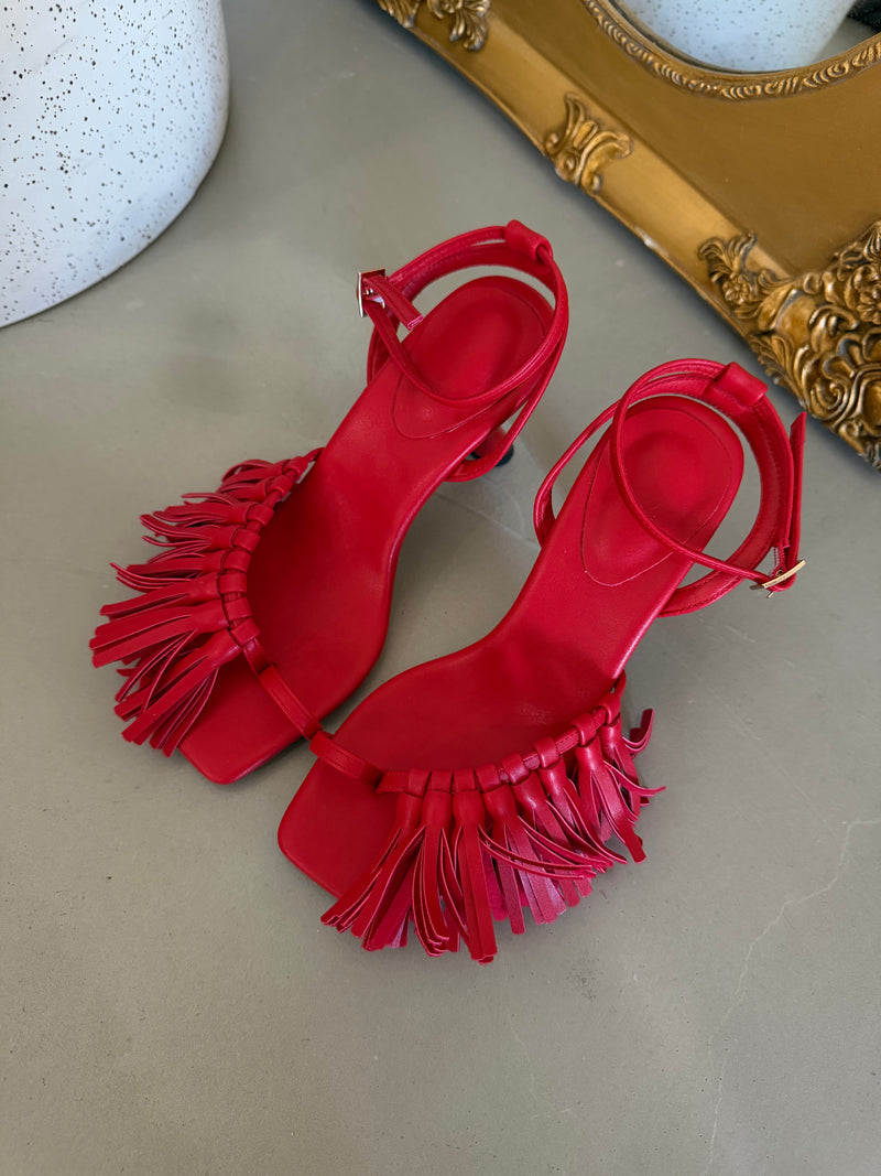 These Fringe heels 😍